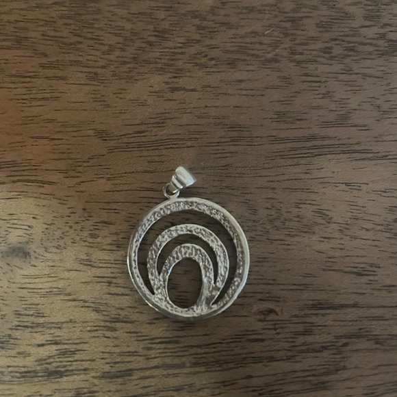Sterling Silver Charm. - Picture 2 of 2